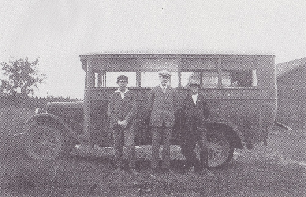 Uuraisten Liikenteen ensimmäinen linja-auto